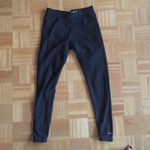 Nike FITDRY insulated leggings size S