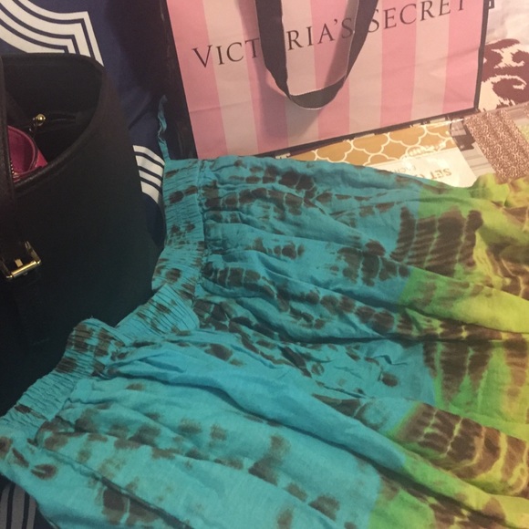 2 Women's XLG skirts