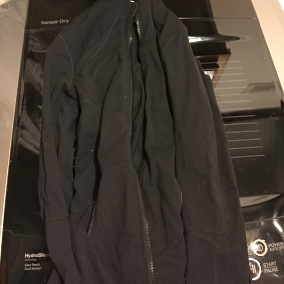 Lululemon black jacket