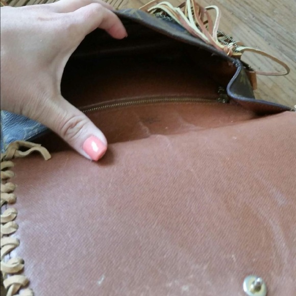 💥AUTH LOUIS VUITTON Bohemian Fringe Bag - Picture 3 of 4