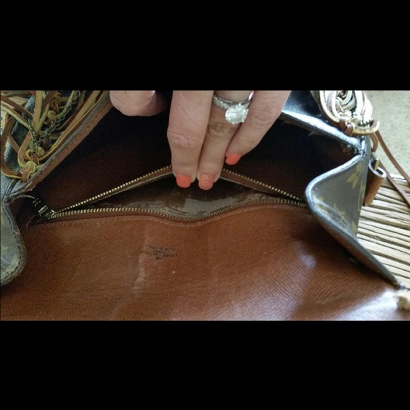 💥AUTH LOUIS VUITTON Bohemian Fringe Bag - Picture 4 of 4