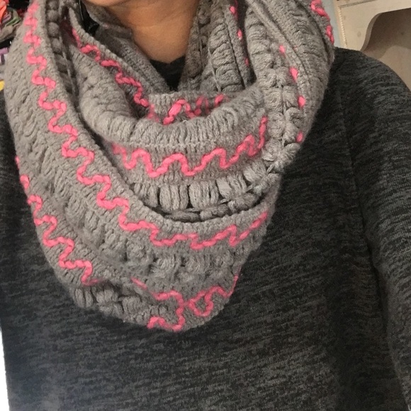 Infinity scarf - Picture 2 of 2
