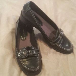Loafer type dress shoes