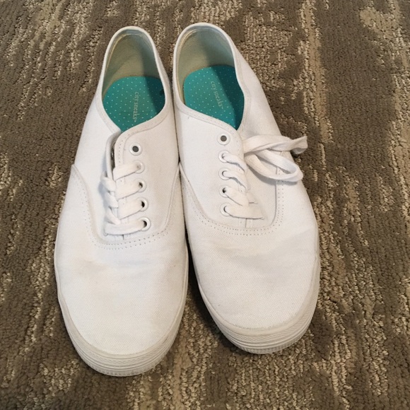 white ked/vans look a likes