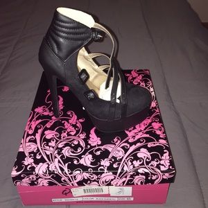 Sexy black suede heels