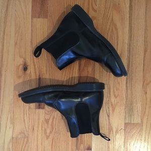 Dr. Martens Chelsea boots