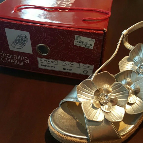 Floural wedge heels - Picture 2 of 3