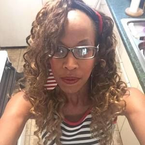 Meet your Posher, Carolyn