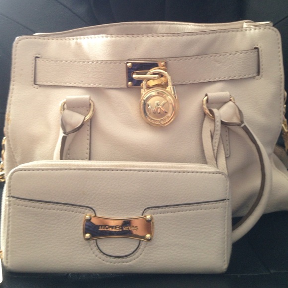 MICHAEL Michael Kors Handbags - 💥ONE HOUR SALE 💥AUTHENTIC MICHAEL KORSS BUNDLE ✨