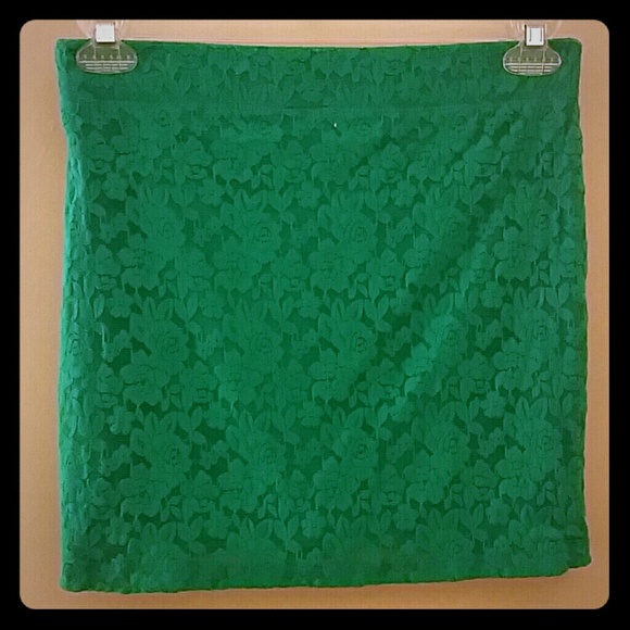 Lace skirt