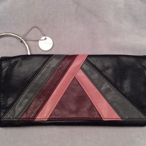 Wristlet by LuLu! Black Metric Design