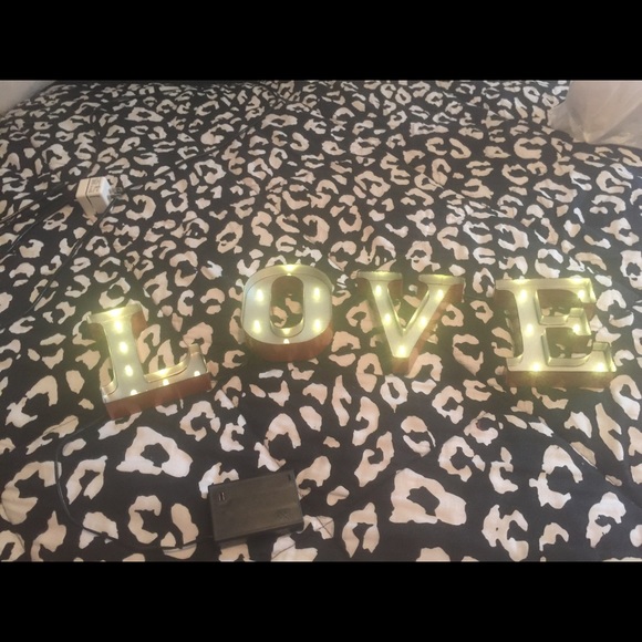 Love marquee lights