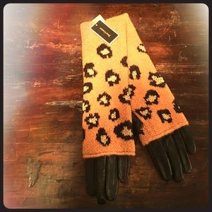 Leopard print gloves
