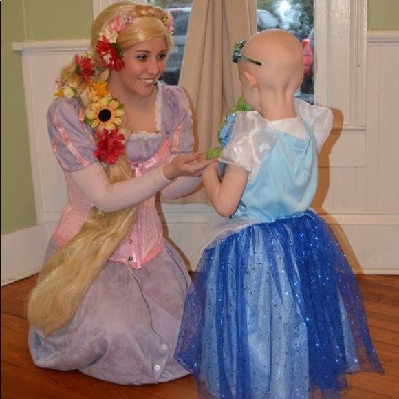 🐢 Dewy Eyed Disney Bride 🐢 - Picture 2 of 4