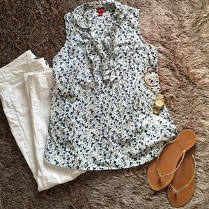 Merona Target Brand sleeveless blue floral blouse