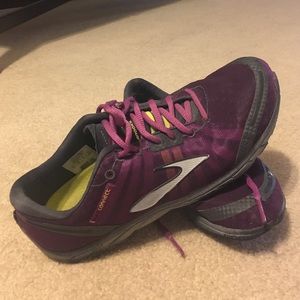 Brooks connect running shoes