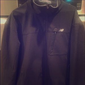 New balance windstopper black soft shell zipup