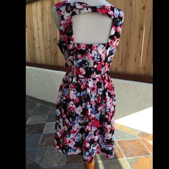 BUNDLE FOR RAQUEL - Floral Skater Dress - Picture 3 of 4