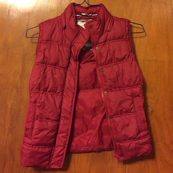 Aeropostale vest