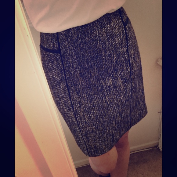 Classic Tweed Pencil Skirt - Picture 1 of 3