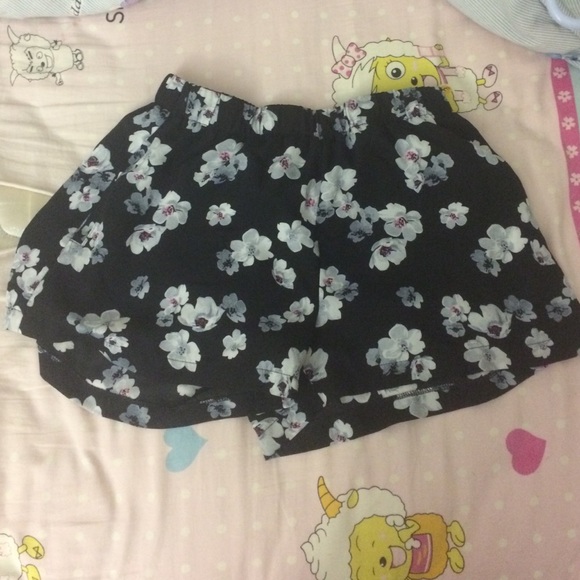 Floral shorts BM style