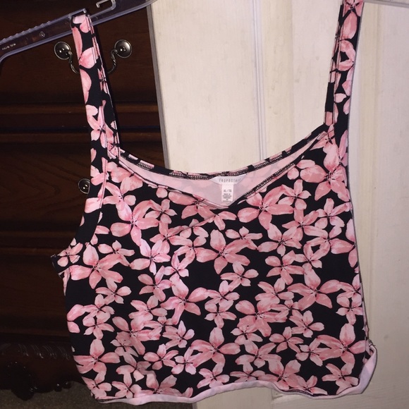 Cropped Flowery Shirt