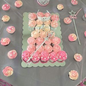 Meet your Posher, Hilary