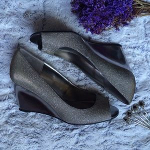 Bandolino Tufflove Open Toe Wedge Pumps Pewter 7.5
