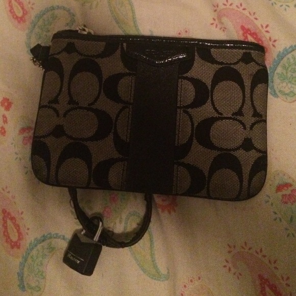 COACH HANDBAG
