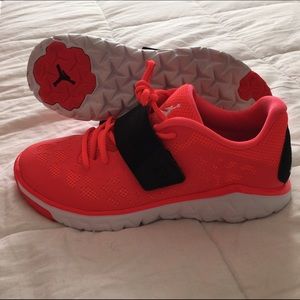 BRAND NEW! NIKE JORDAN Flight Flex Trainer 2 -Neon