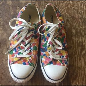 Paint splattered design converse