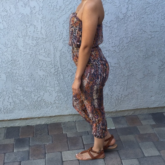 One piece. Lightweight & comfortable 💋 - Picture 3 of 3