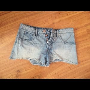 light wash BDG UO shorts