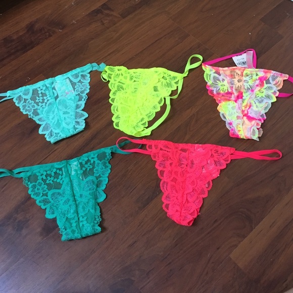 5 NWT VS PINK G-STRING THONGS