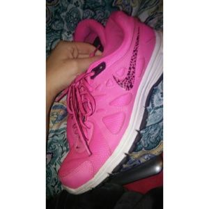 Nike like brand new shoes