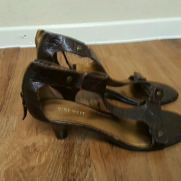 Heels - Picture 2 of 3