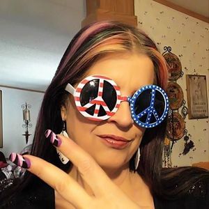 Meet your Posher, Leslie