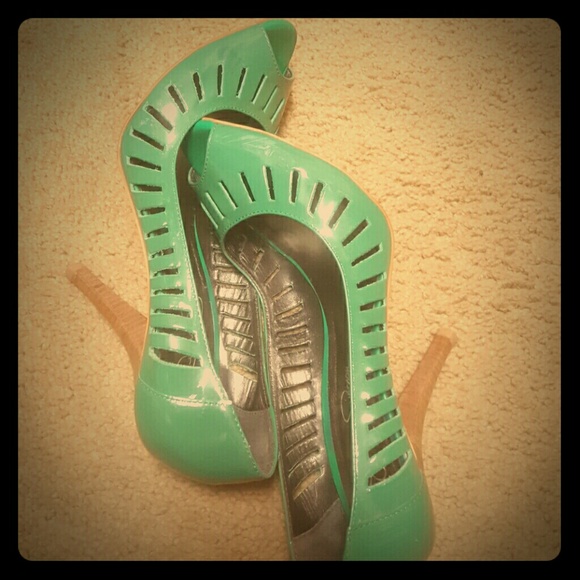 Kelly Green Jessica Simpson pump