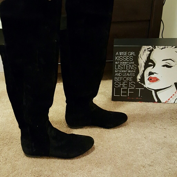 Suede black boots