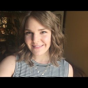 Meet your Posher, Alexis