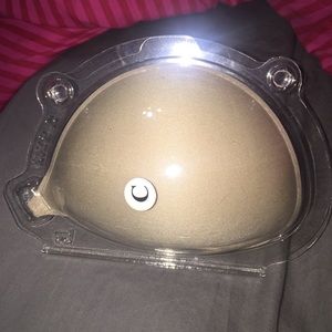 Sticky strapless bra!