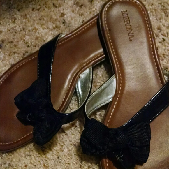 Bow flip flop sandal