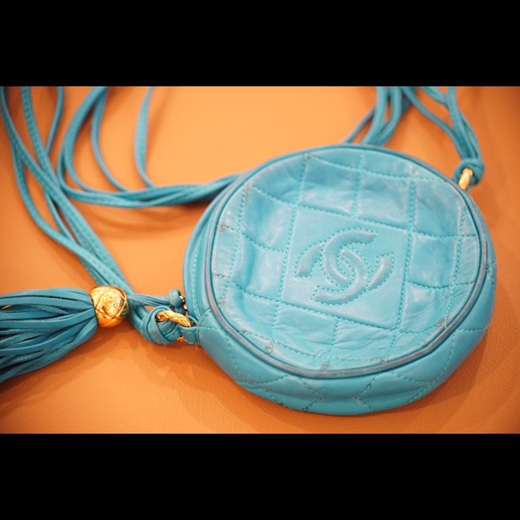 Vintage CC logo Quilted Tassel Zip Circle bag