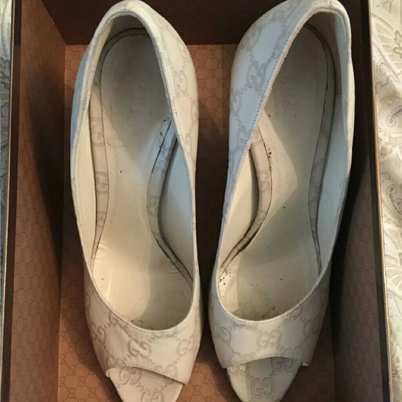 authentic gucci pumps 'pre-loved' **no low balling