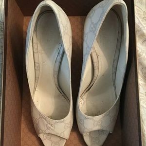 authentic gucci pumps 'pre-loved' **no low balling
