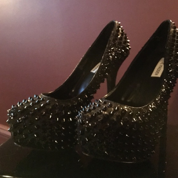 Steve Madden Black Spiked Pumps