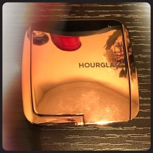Hourglass Ambient Lighting Blush in Luminous Flush