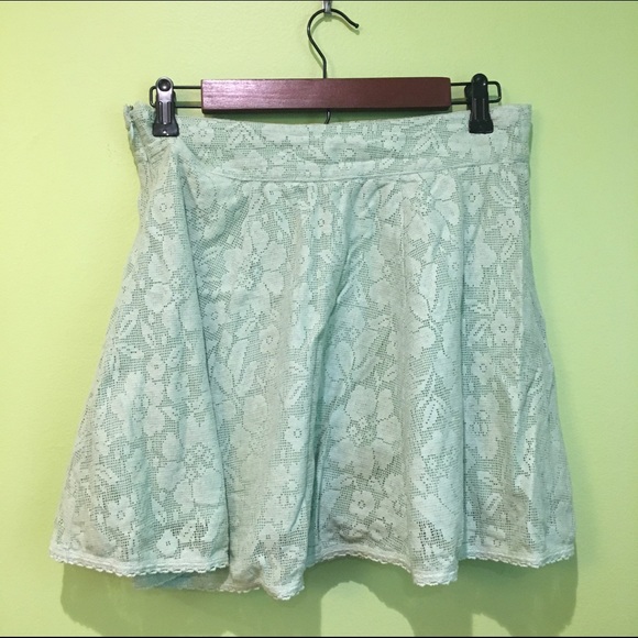 Beautiful Mint Green Lace Urban Outfitters Skirt - Picture 3 of 4