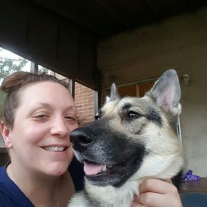 Meet your Posher, Alicia