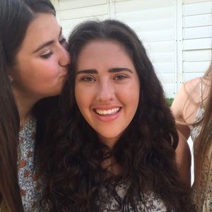 Meet your Posher, Talya